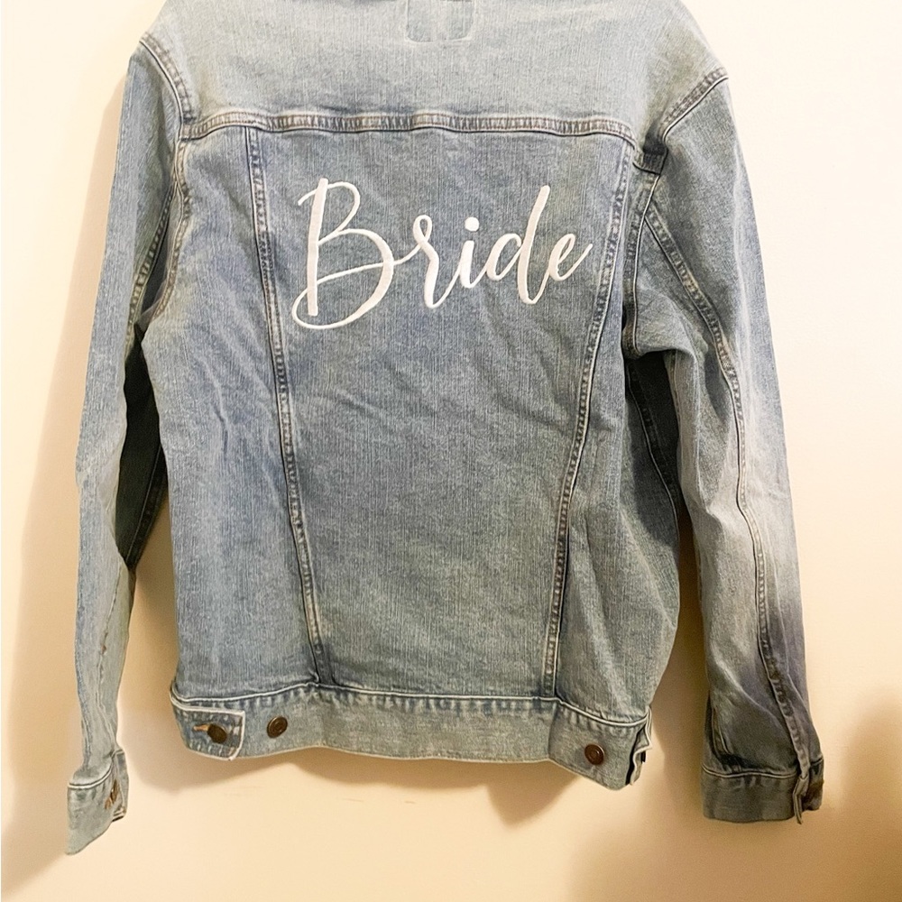 Well made embroidered in cursive BRIDE 👰‍♀️ Jean Jacket size small light blue